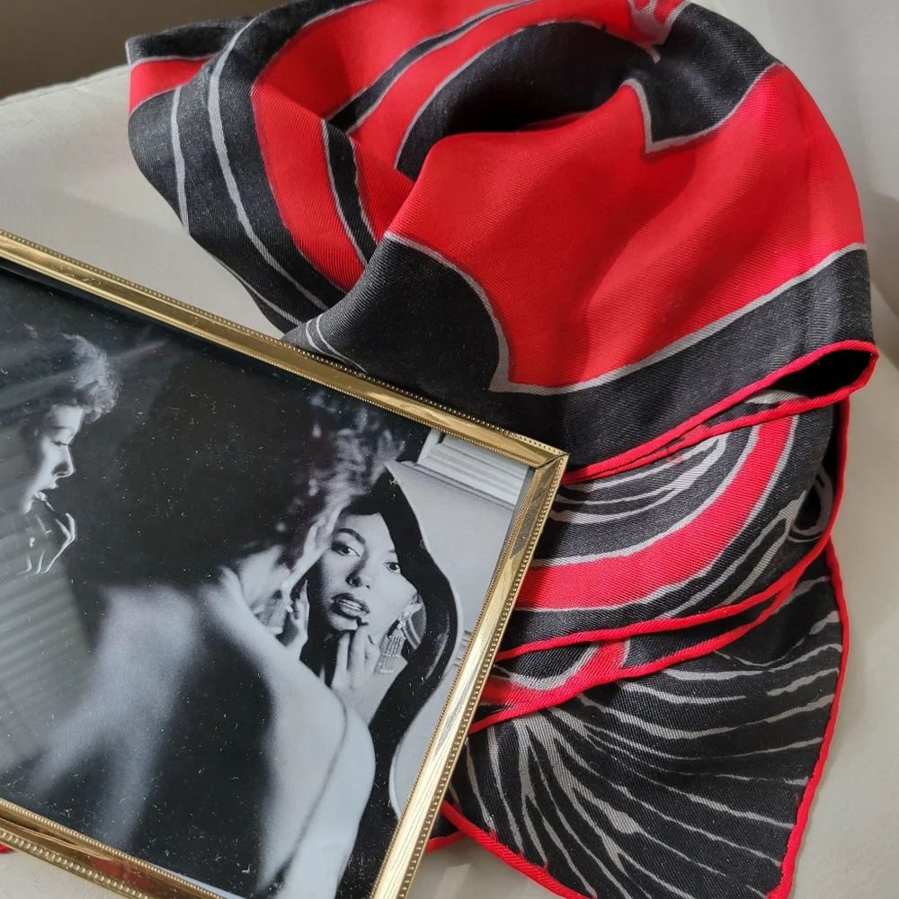 Vintage black red